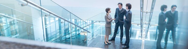 Finanční služby a pojišťovnictví