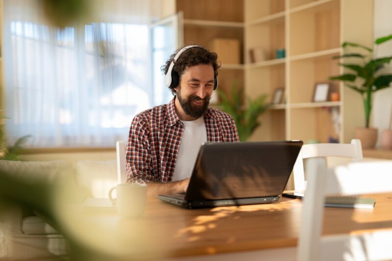 Home-office proměnil trh práce. Zůstane i nadále běžnou praxí?