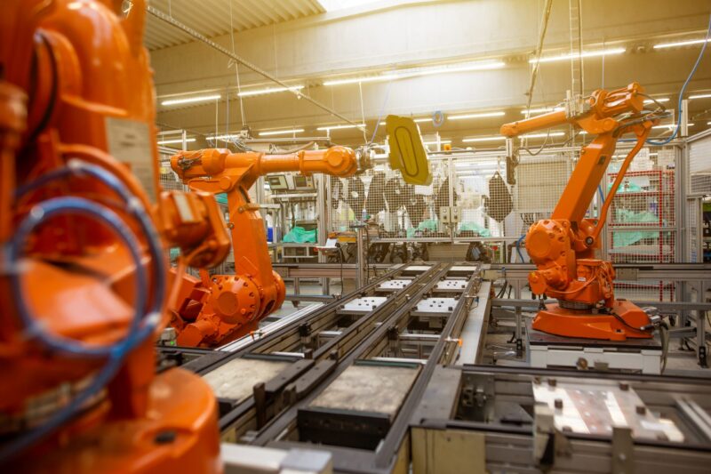 Česko patří v robotizaci k nejrychleji rostoucím zemím, špičce se přesto vzdaluje